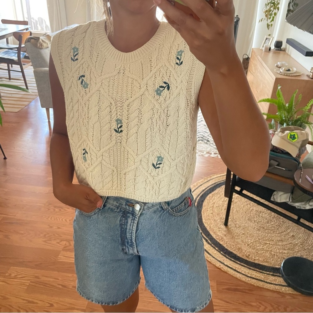 Knit sweater vest